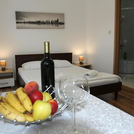 Apartments Muhar Свети Стефан Екстериор снимка