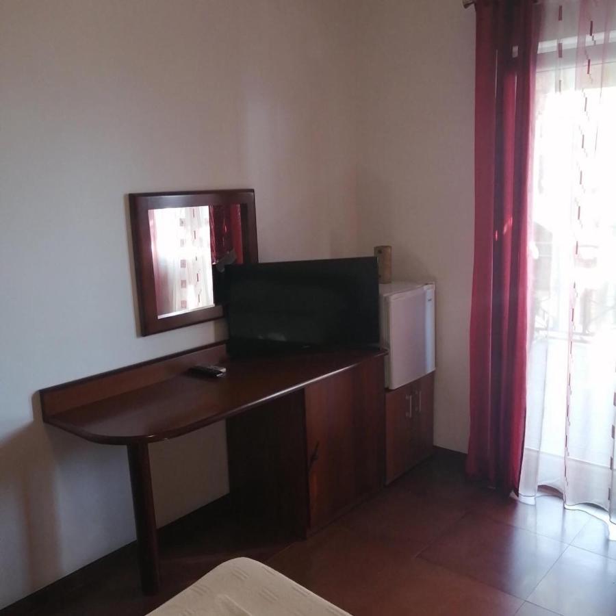 Apartments Muhar Свети Стефан Екстериор снимка