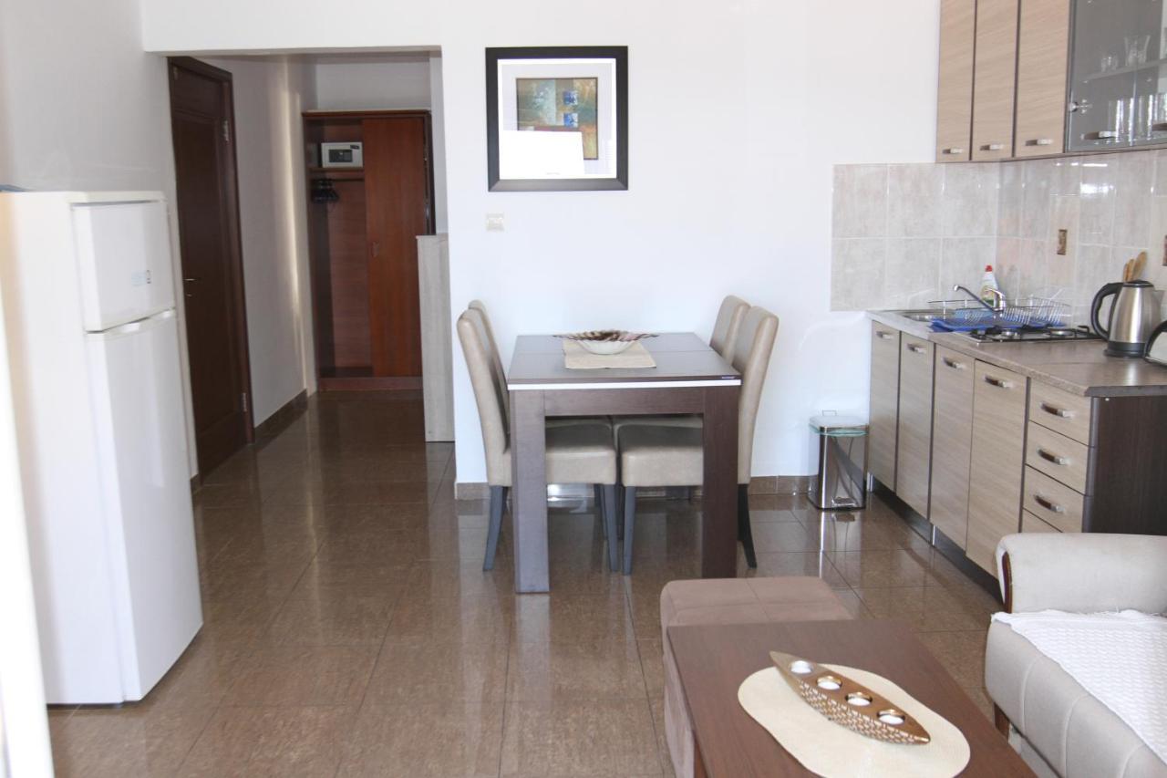 Apartments Muhar Свети Стефан Екстериор снимка