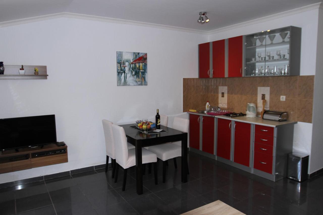 Apartments Muhar Свети Стефан Екстериор снимка