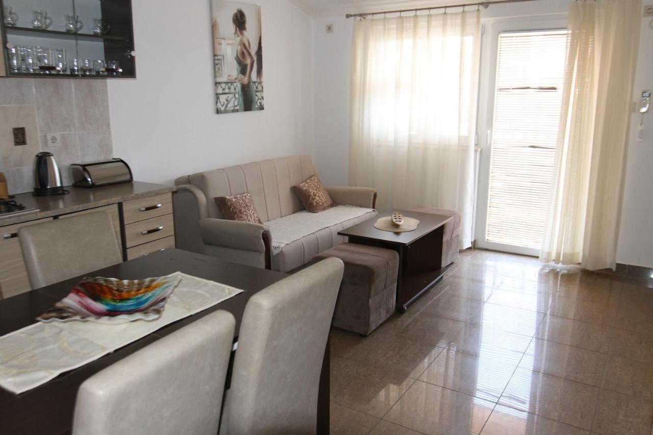 Apartments Muhar Свети Стефан Екстериор снимка