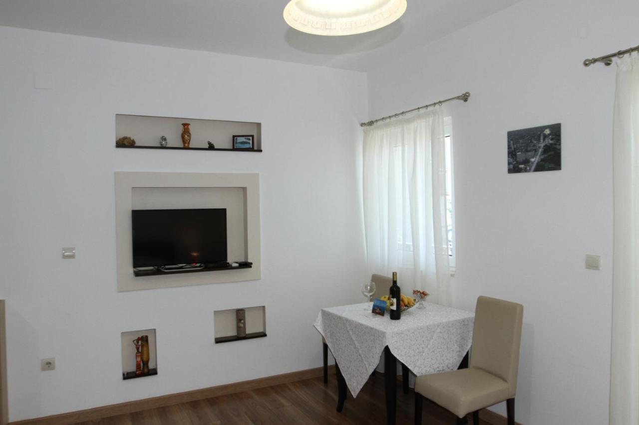 Apartments Muhar Свети Стефан Екстериор снимка
