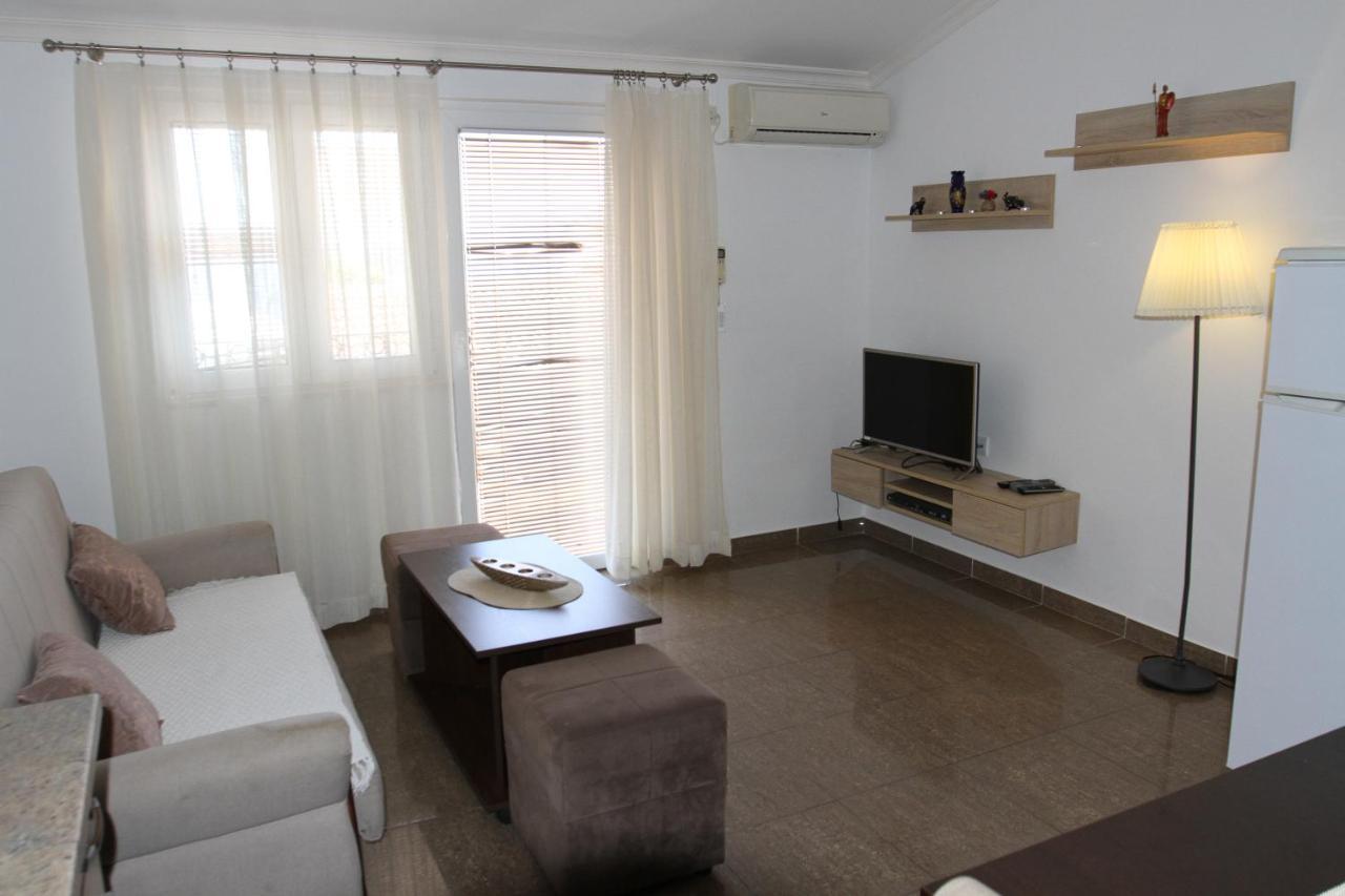 Apartments Muhar Свети Стефан Екстериор снимка