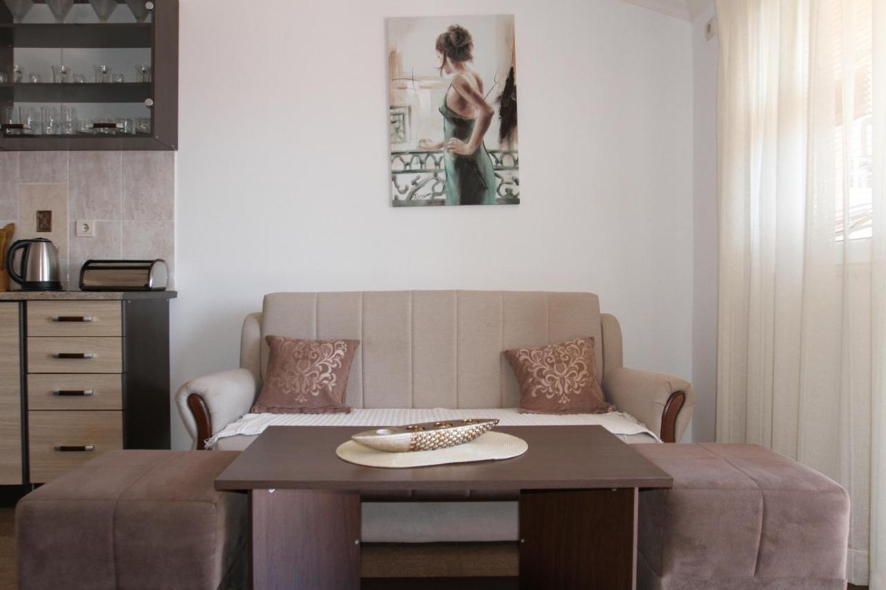 Apartments Muhar Свети Стефан Екстериор снимка