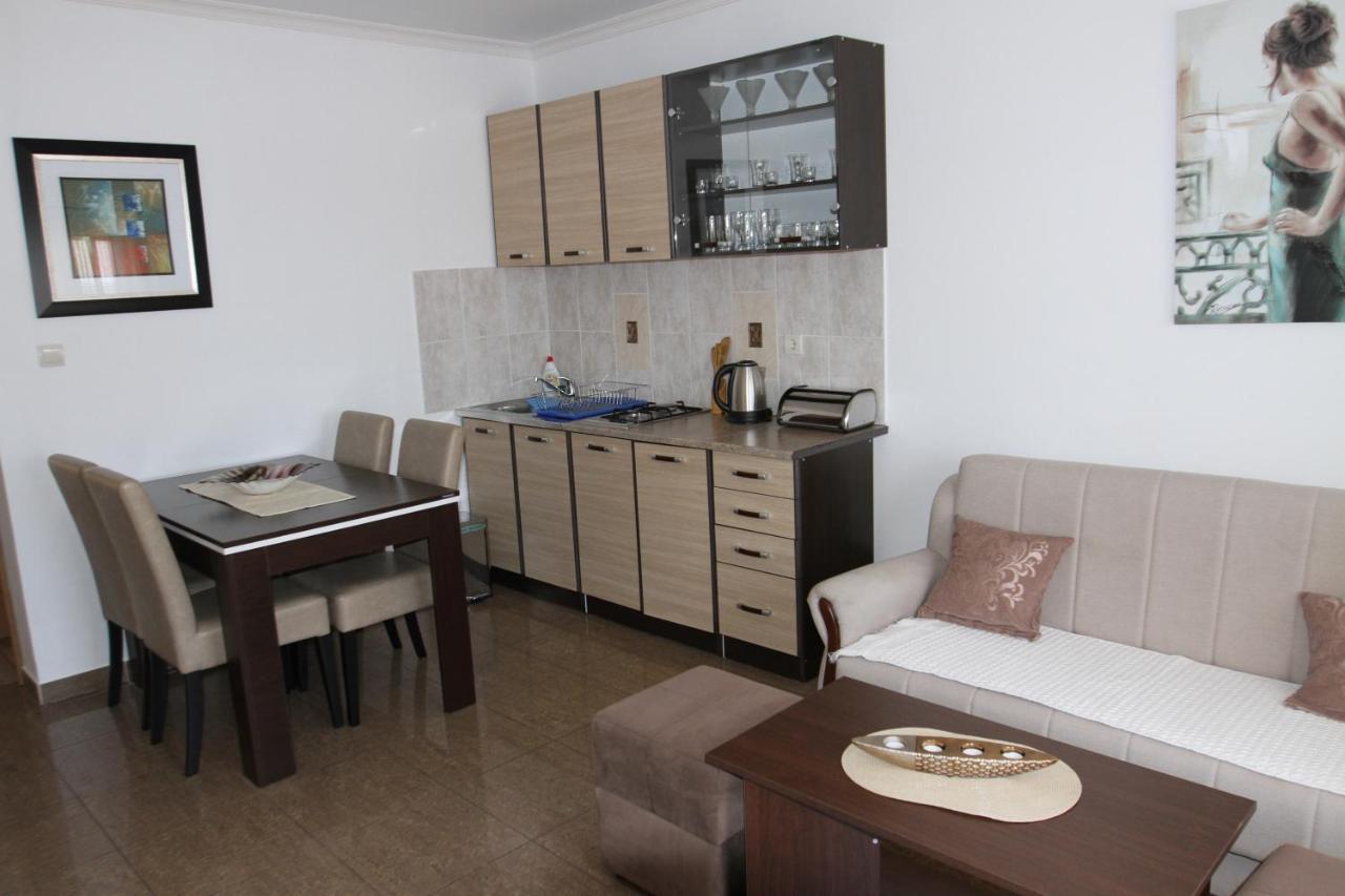 Apartments Muhar Свети Стефан Екстериор снимка