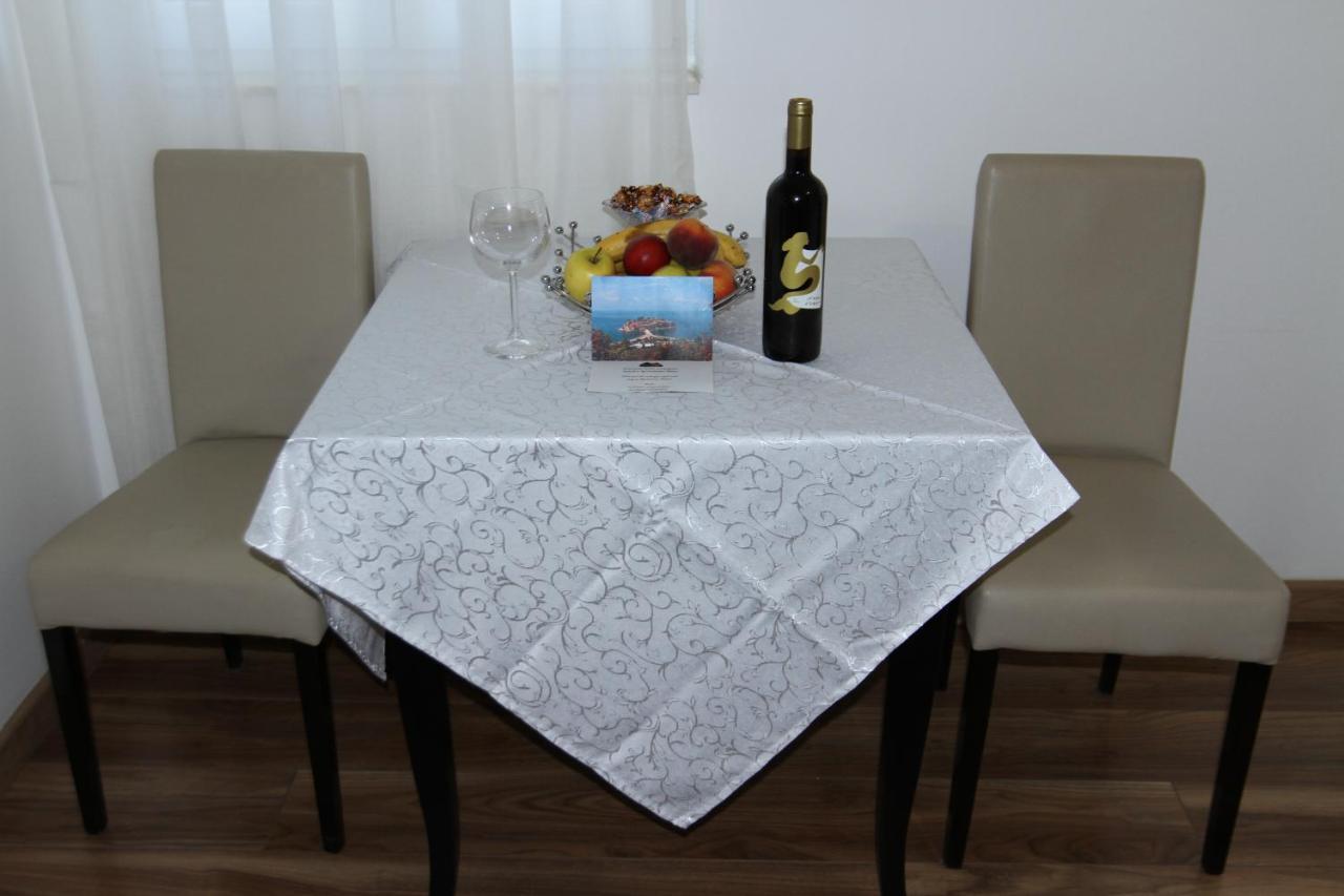 Apartments Muhar Свети Стефан Екстериор снимка