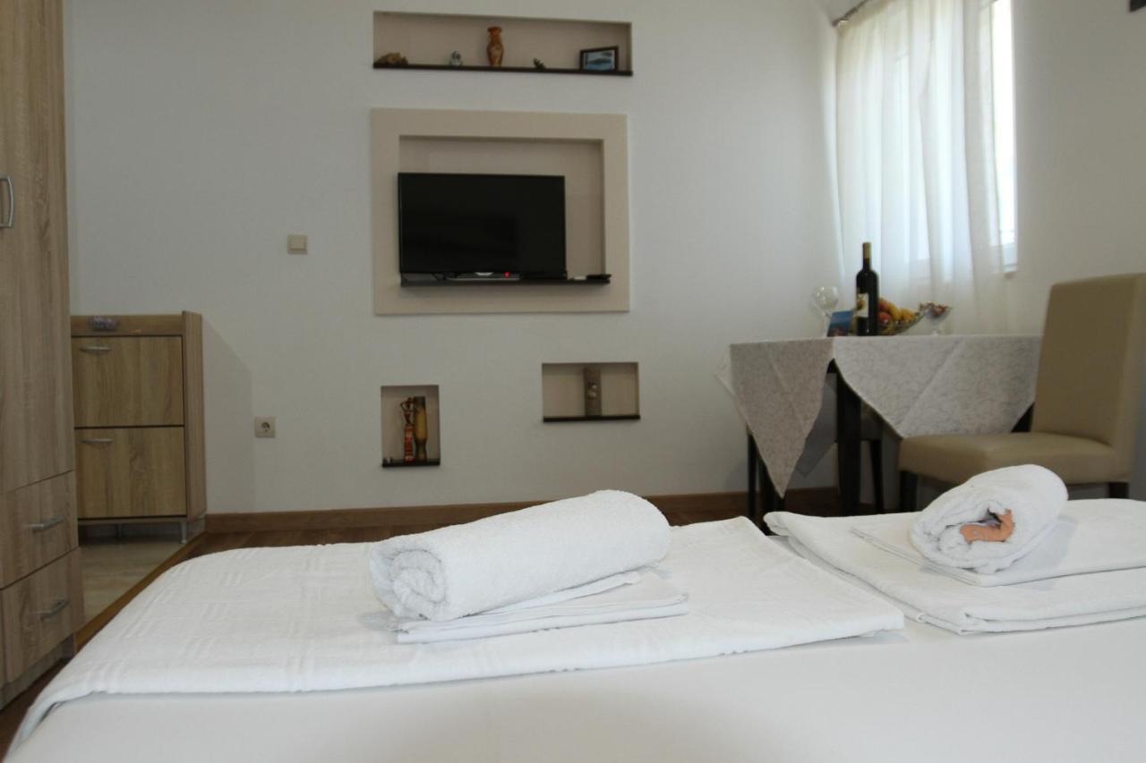 Apartments Muhar Свети Стефан Екстериор снимка