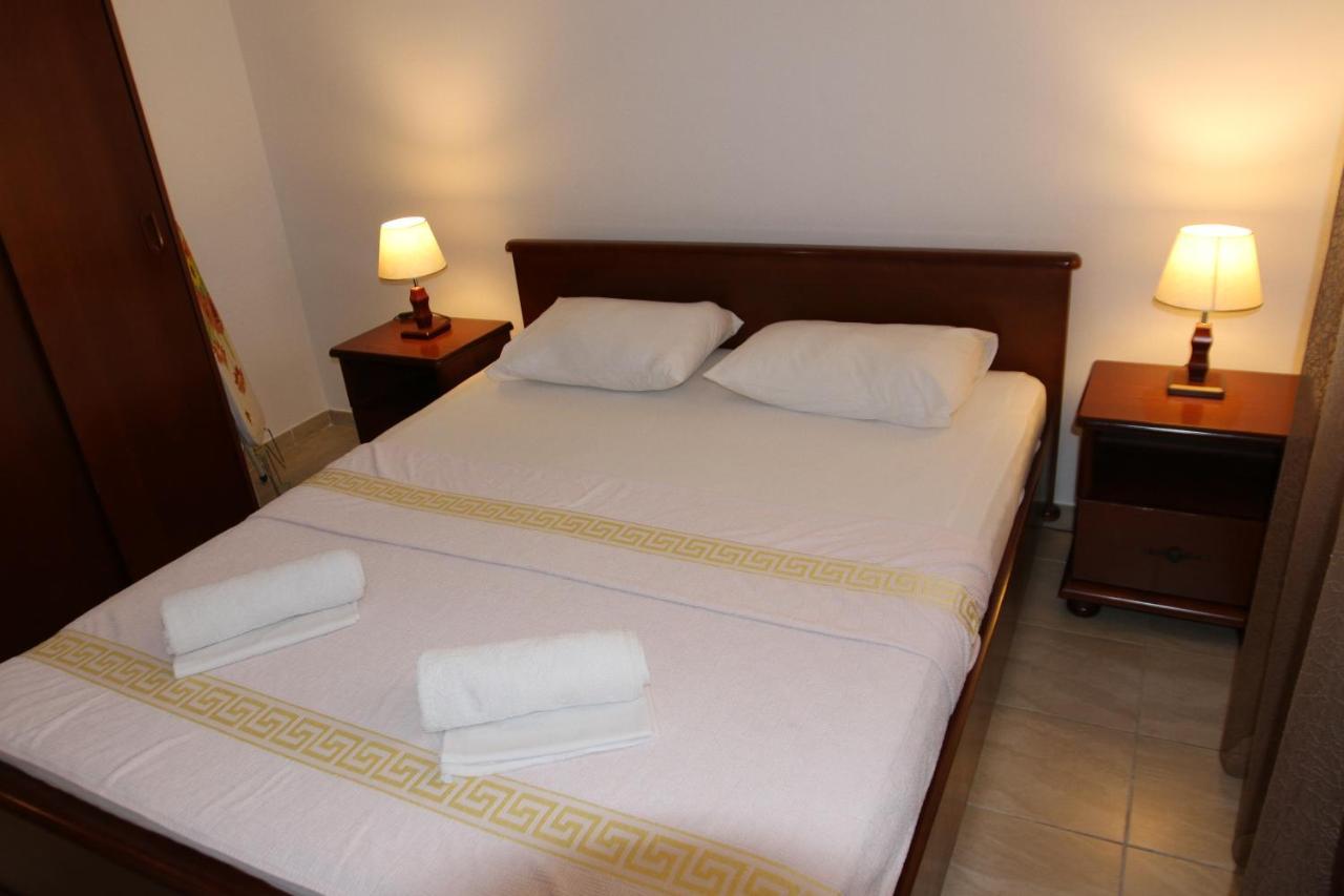 Apartments Muhar Свети Стефан Екстериор снимка